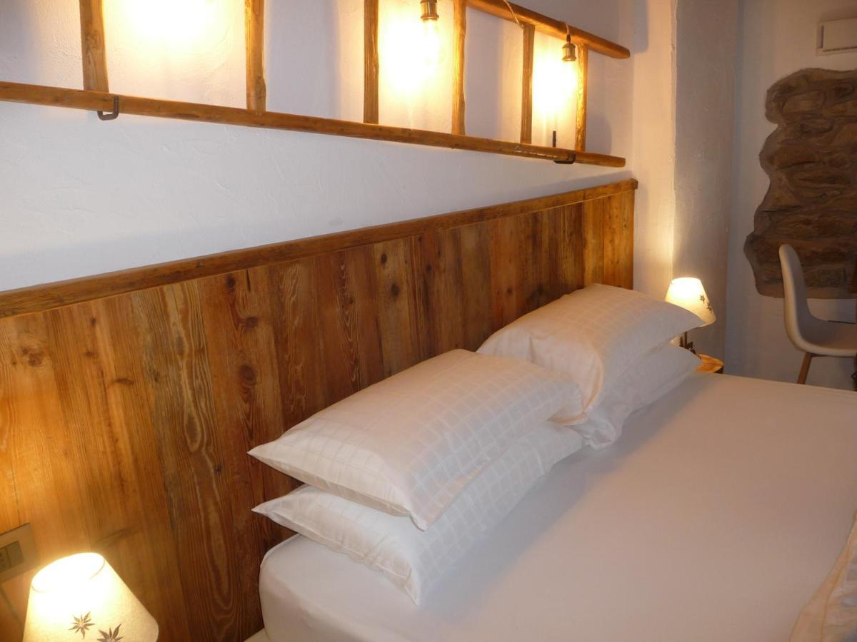 Beb Luca76 Bed & Breakfast Avise Ngoại thất bức ảnh