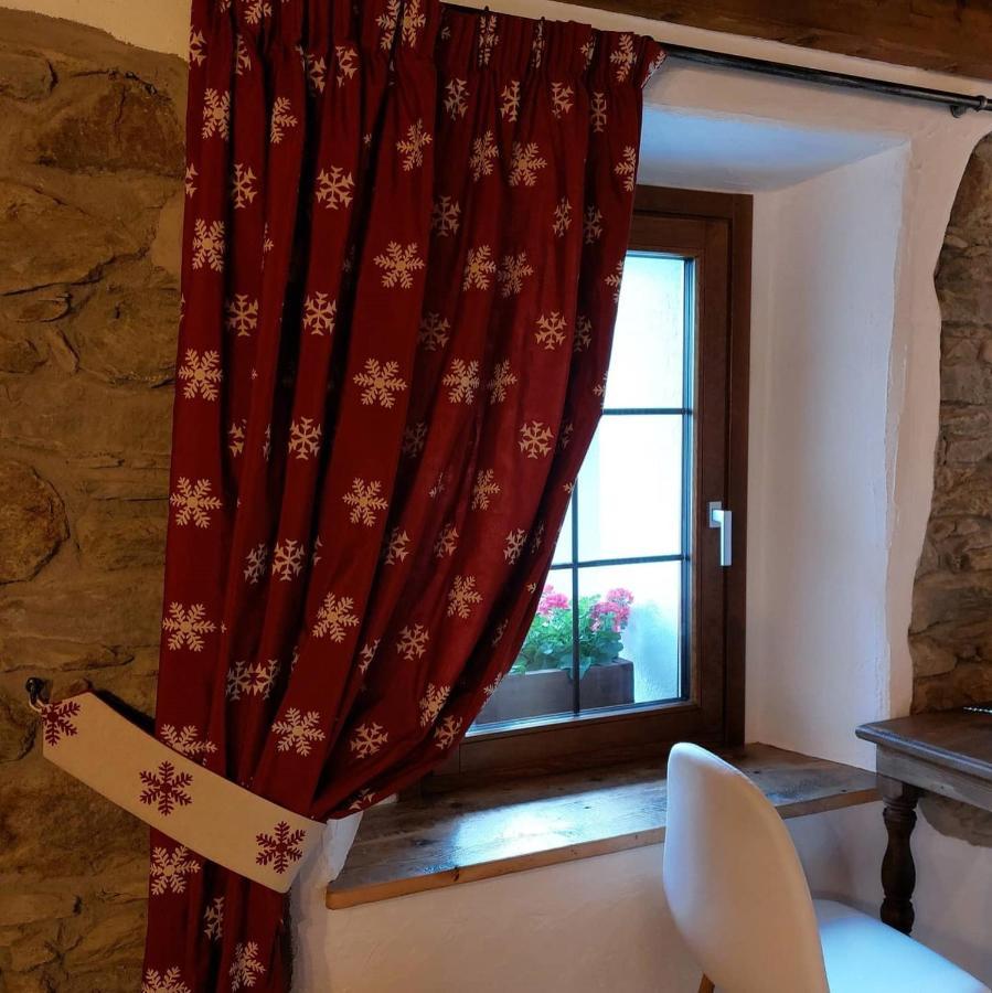 Beb Luca76 Bed & Breakfast Avise Ngoại thất bức ảnh