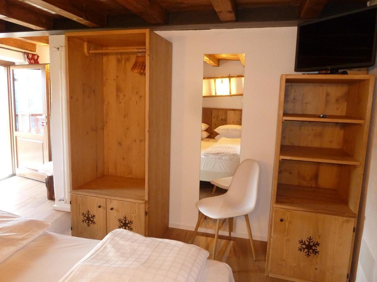 Beb Luca76 Bed & Breakfast Avise Ngoại thất bức ảnh